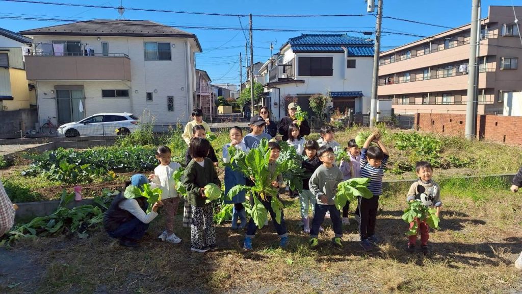 じっくり焼き芋＆冬野菜の植え付け！ハタケ部11月活動レポートのサムネイル画像