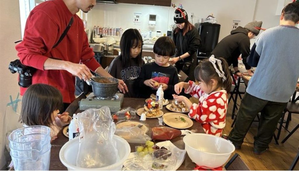 笑顔とはじける創作の輪！ハラッパ団地 クリスマスパーティー2025のサムネイル画像