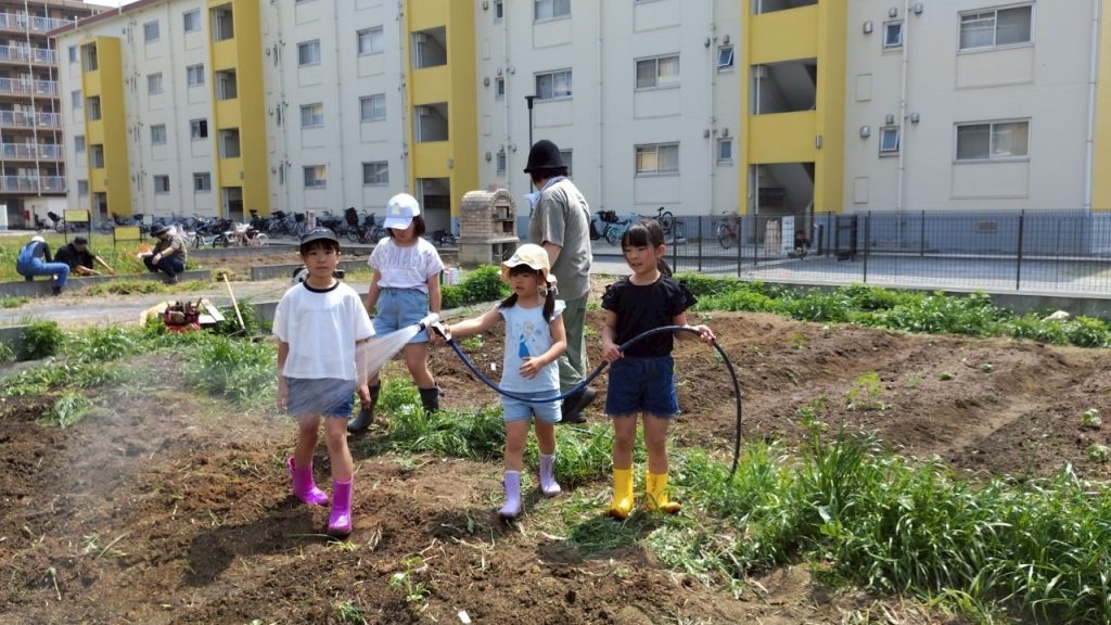 サトイモ収穫とサンタの贈り物！ハタケ部2025年「実りのフィナーレ」総括のサムネイル画像
